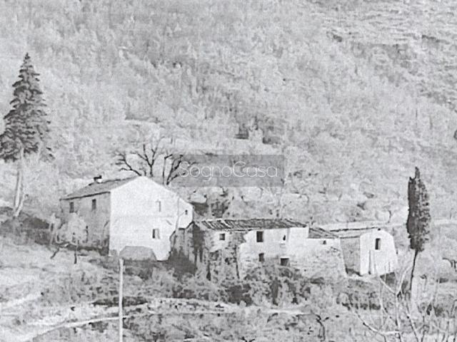 Rustico in vendita a Vaiano, Toscana