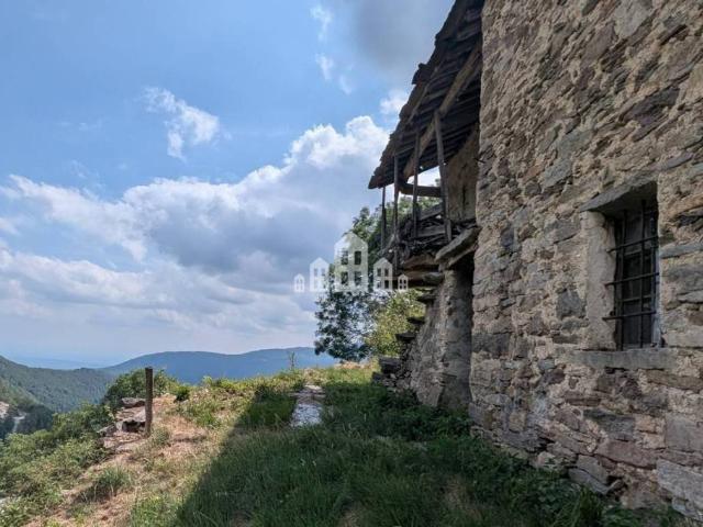 Rustico in vendita a Valchiusa, Piemonte