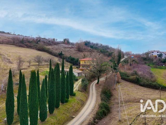 Rustico in vendita a Valfabbrica, Umbria
