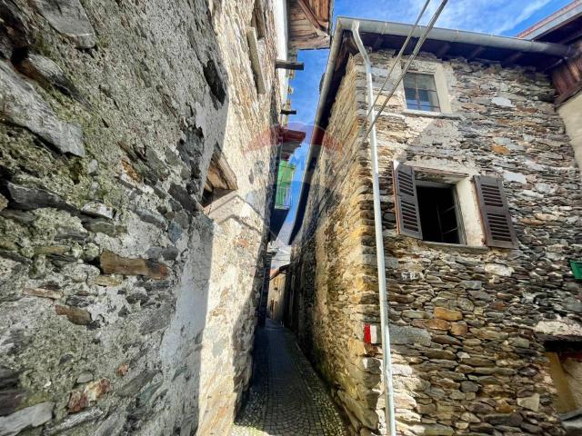 Rustico in vendita a Valle Cannobina, Piemonte