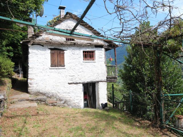 Rustico in vendita a Valle Cannobina, Piemonte