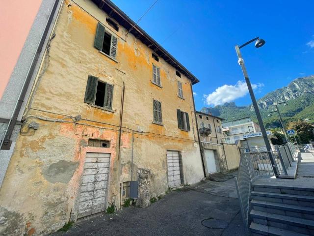 Rustico in vendita a Caserta, Valmadrera