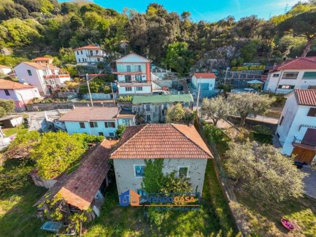 Rustico in vendita a Casanova, Varazze