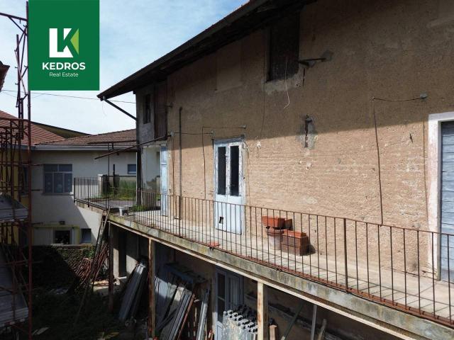 Rustico in vendita a Biumo Superiore, Varese