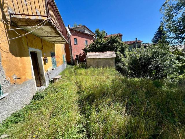 Rustico in vendita a Varese Ligure, Liguria
