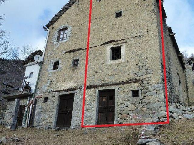 Rustico in vendita a Dreuza, Piemonte