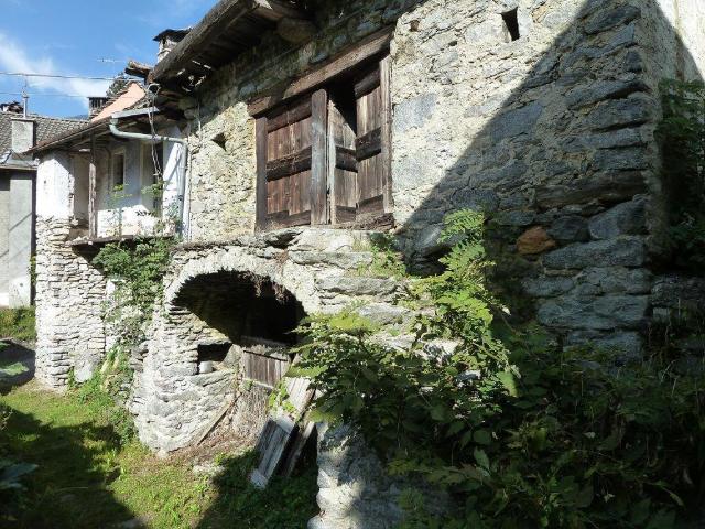 Rustico in vendita a Castello, Piemonte