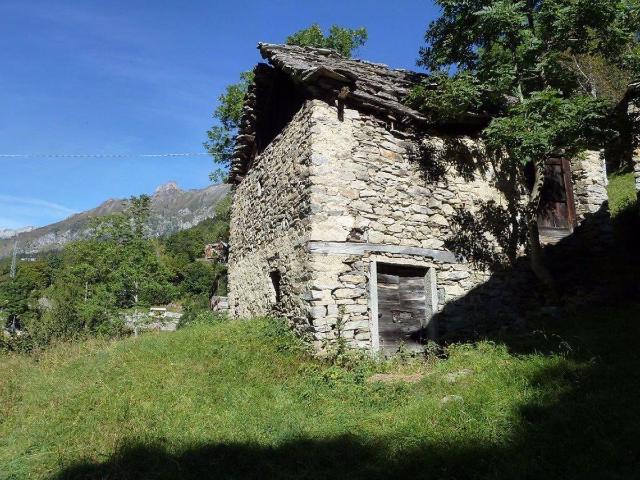 Rustico in vendita a San Domenico, Piemonte