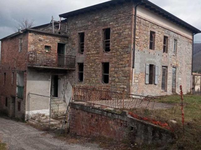 Rustico in vendita a Vernasca, Reggio Emilia