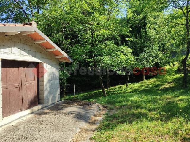 Rustico in vendita a Unione Comuni Garfagnana, Villa Collemandina