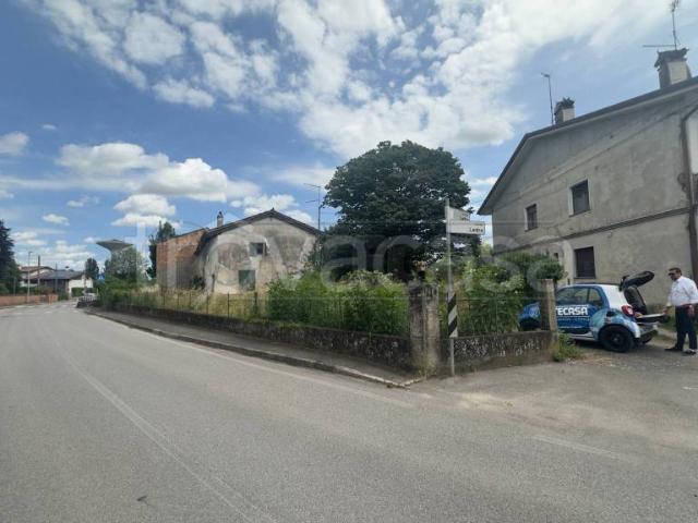 Rustico in vendita a Visco, Friuli-Venezia Giulia