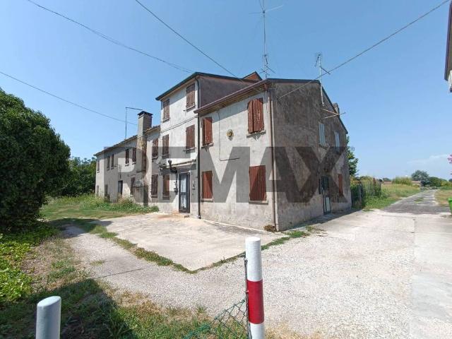 Rustico in vendita a Stienta, Veneto