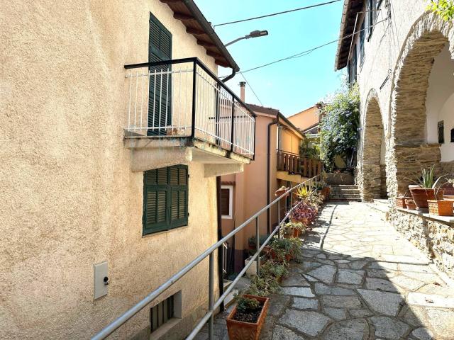 Rustico in vendita a Arnasco, Liguria