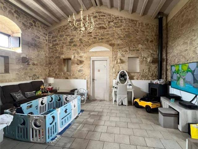 Villa Indipendente in affitto a Gilestra, Ragusa
