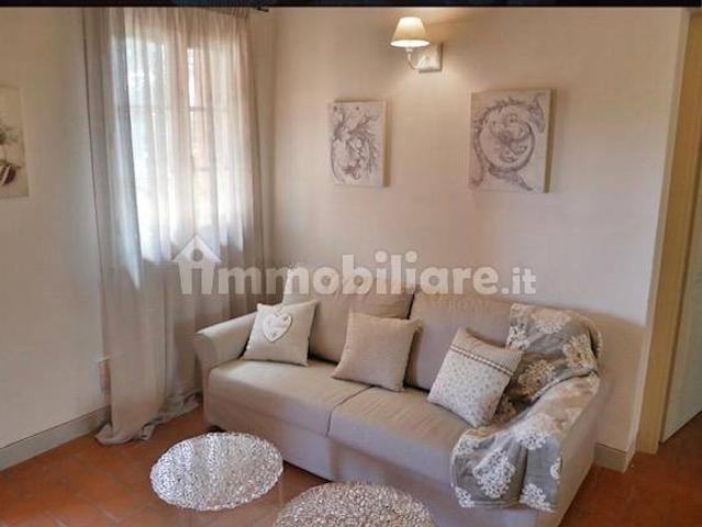Villa Indipendente in affitto a Pontedera, Toscana