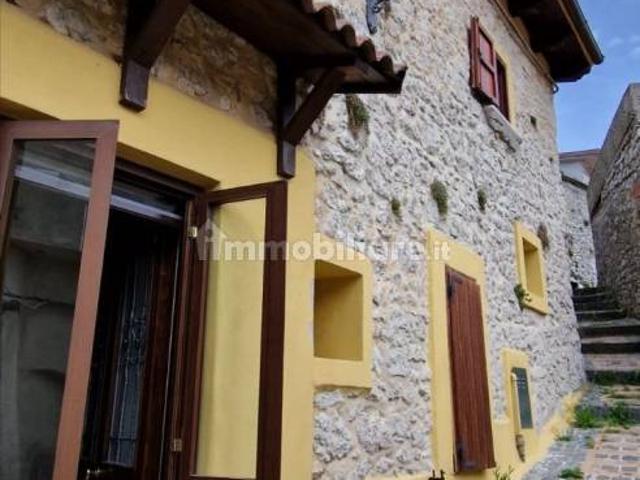 Villa Indipendente in affitto a Letino, Campania
