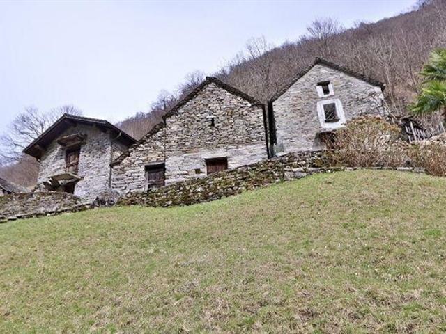 Zweifamilienhaus kaufen in Gerra, Verzasca, Tessin