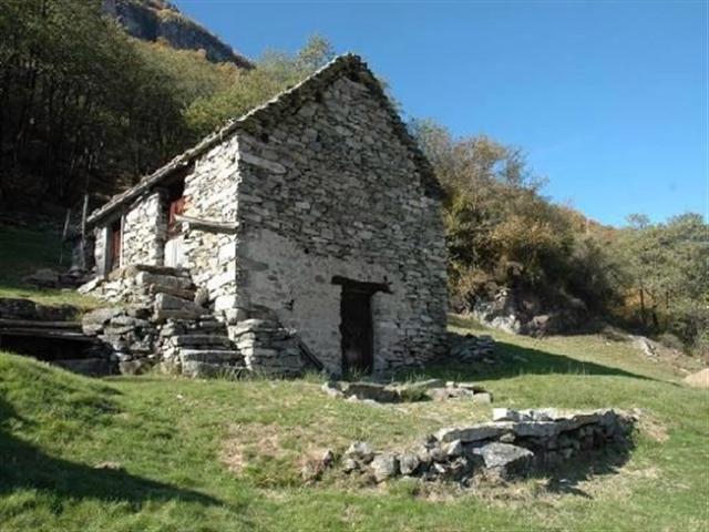 Bauernhaus kaufen in Iragna, Tessin
