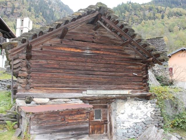 Zweifamilienhaus kaufen in Sta. Maria, Graubünden