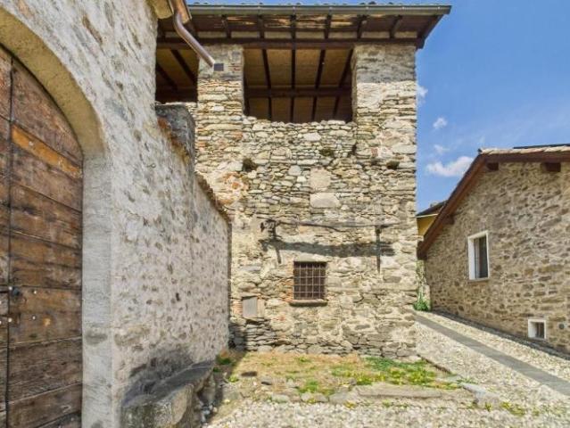Haus kaufen in Taverne, Tessin