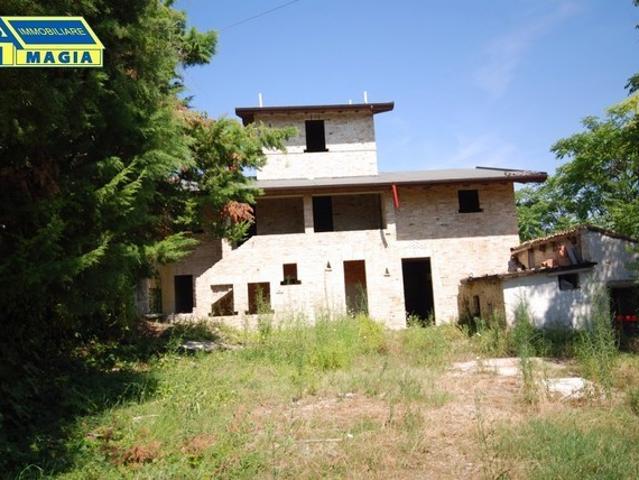 Rustico in vendita a Piattoni, Marche