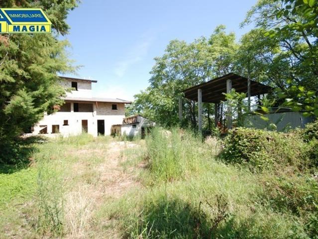 Rustico in vendita a Piattoni, Marche