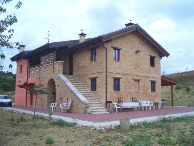 Rustico in vendita a Sambuco, Castel di Lama