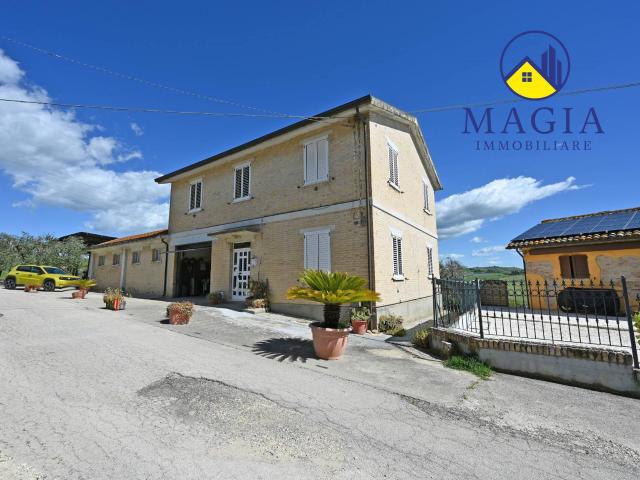 Rustico in vendita a Villa Sant'Antonio, Castel di Lama