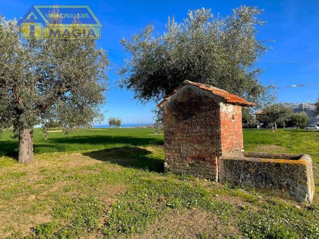 Rustico in vendita a Unione dei Comuni della Val Vibrata, Corropoli