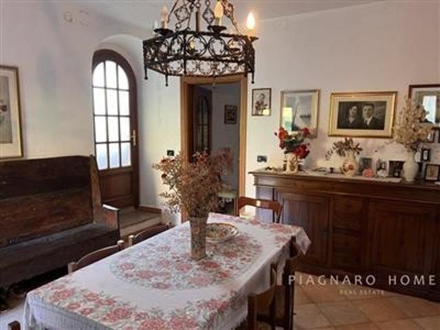 Rustico in vendita a Serravalle, Filattiera