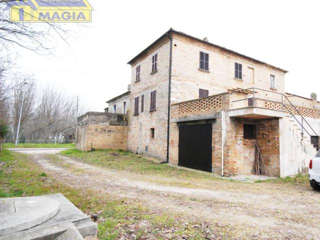 Rustico in vendita a Fiobbo, Spinetoli