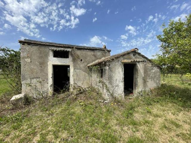 Box in vendita a Salto Di Fondi, Lazio