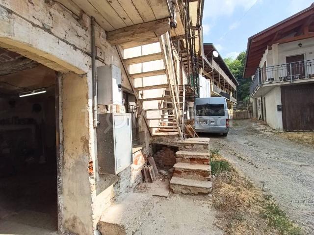 Rustico in vendita a Unione Montana di Comuni delle Valli di Lanzo, Ceronda e Casternone, Piemonte
