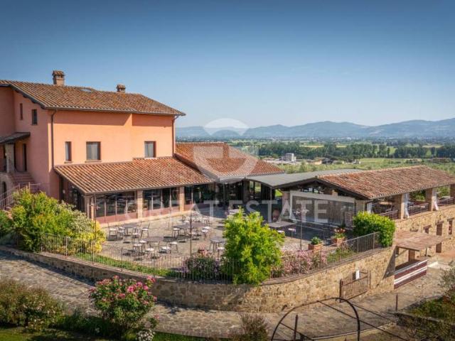 Rustico in vendita a Bevagna, Umbria