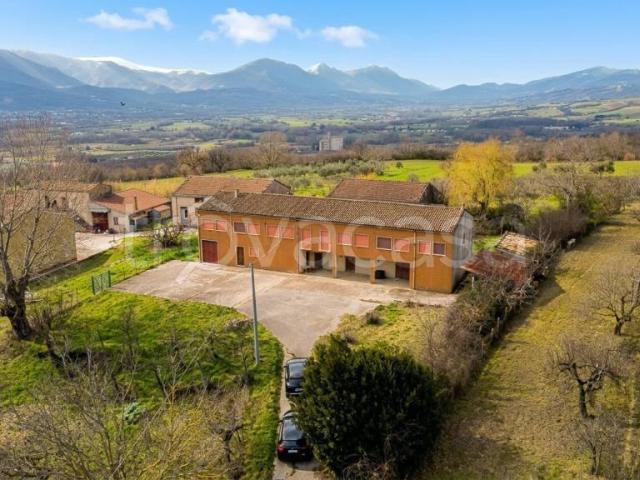 Rustico in vendita a Bojano, Molise