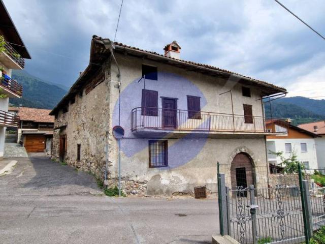 Rustico in vendita a Comunità montana della valle Camonica, Borno