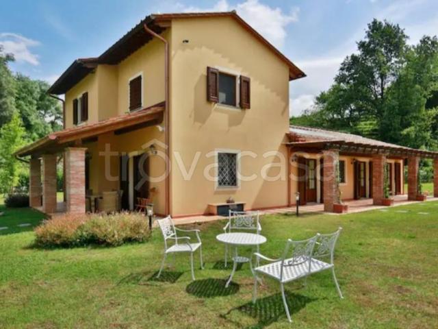 Rustico in vendita a Capannori, Toscana
