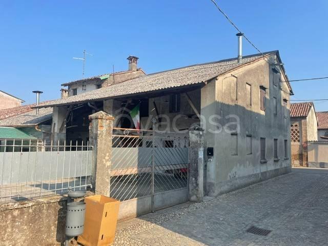 Rustico in vendita a Credera Rubbiano, Lombardia
