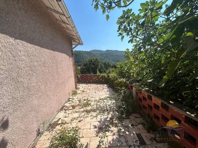 Rustico in vendita a Casella, Liguria