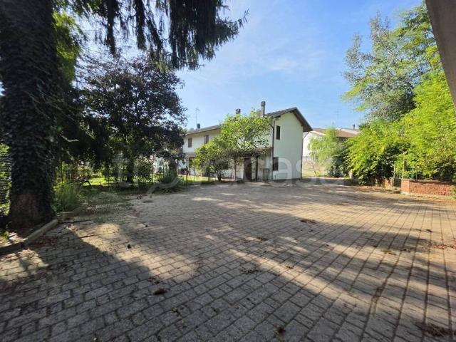 Rustico in vendita a Valenzani, Asti