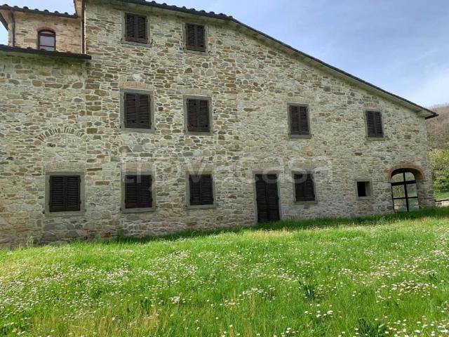 Rustico in vendita a Castel Focognano, Toscana