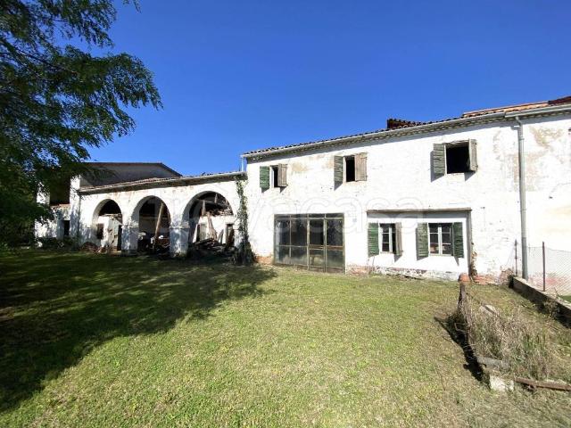 Rustico in vendita a Castello di Godego, Treviso