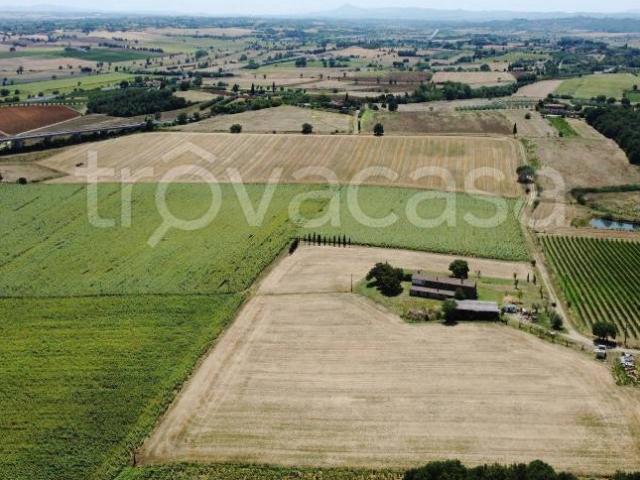 Rustico in vendita a Civitella in Val di Chiana, Albergo