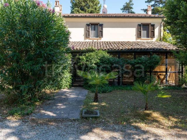 Rustico in vendita a Colli al Metauro, Marche