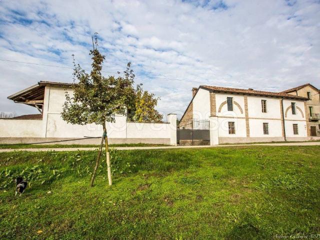 Rustico in vendita a Cornovecchio, Lodi