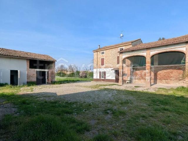 Rustico in vendita a Fidenza, Parma