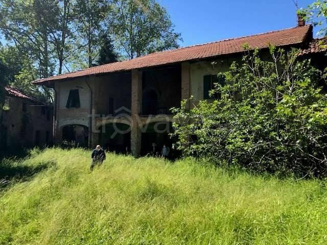 Rustico in vendita a Fino Mornasco, Lombardia