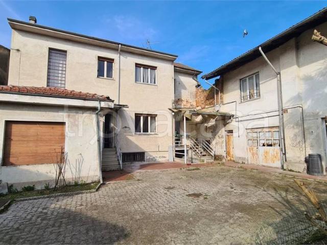 Rustico in vendita a Gambarana, Lombardia