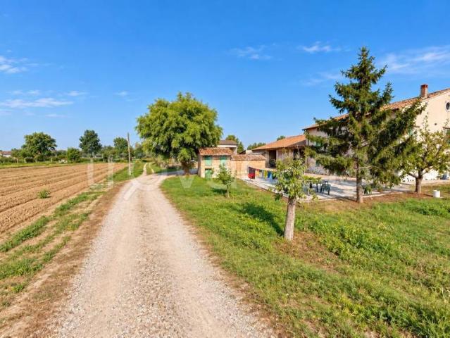 Rustico in vendita a Goito, Mantova