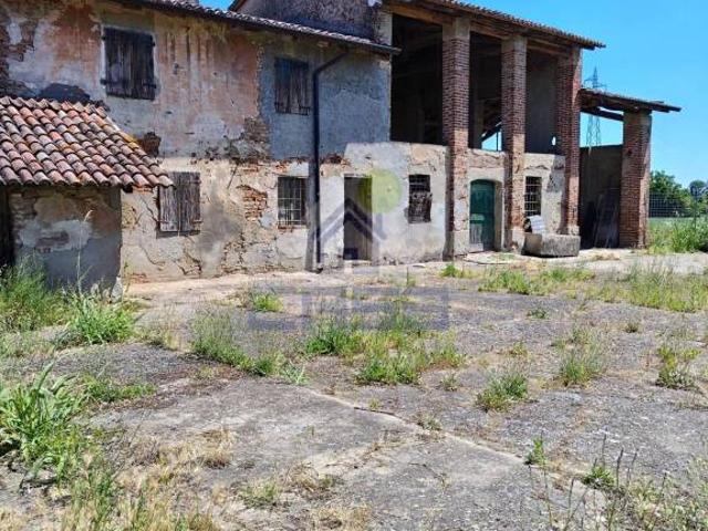 Rustico in vendita a Guardamiglio, Lombardia